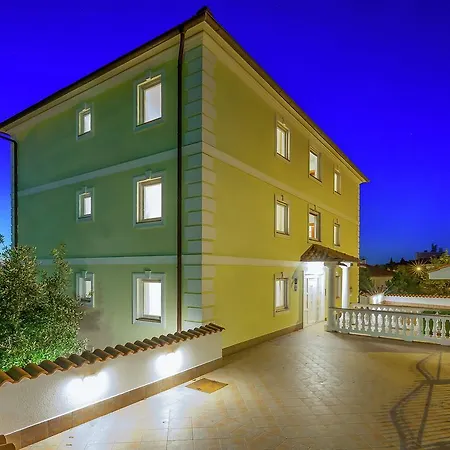 Apartment Modern Ground Floor Sopaljska